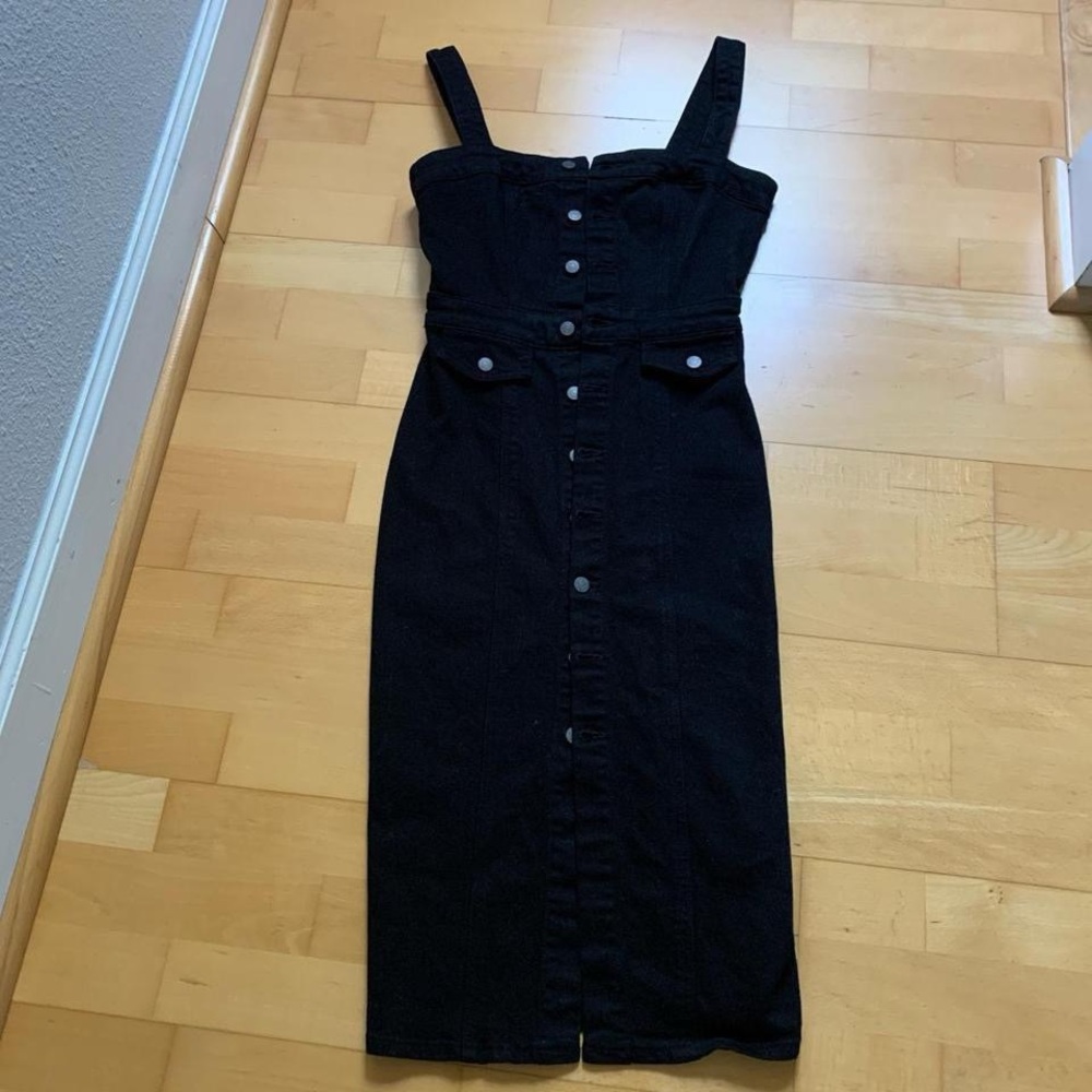 GRLFRND Petra dress in black + free forever 21 t-shirt Like new XS - Picture 5 of 10